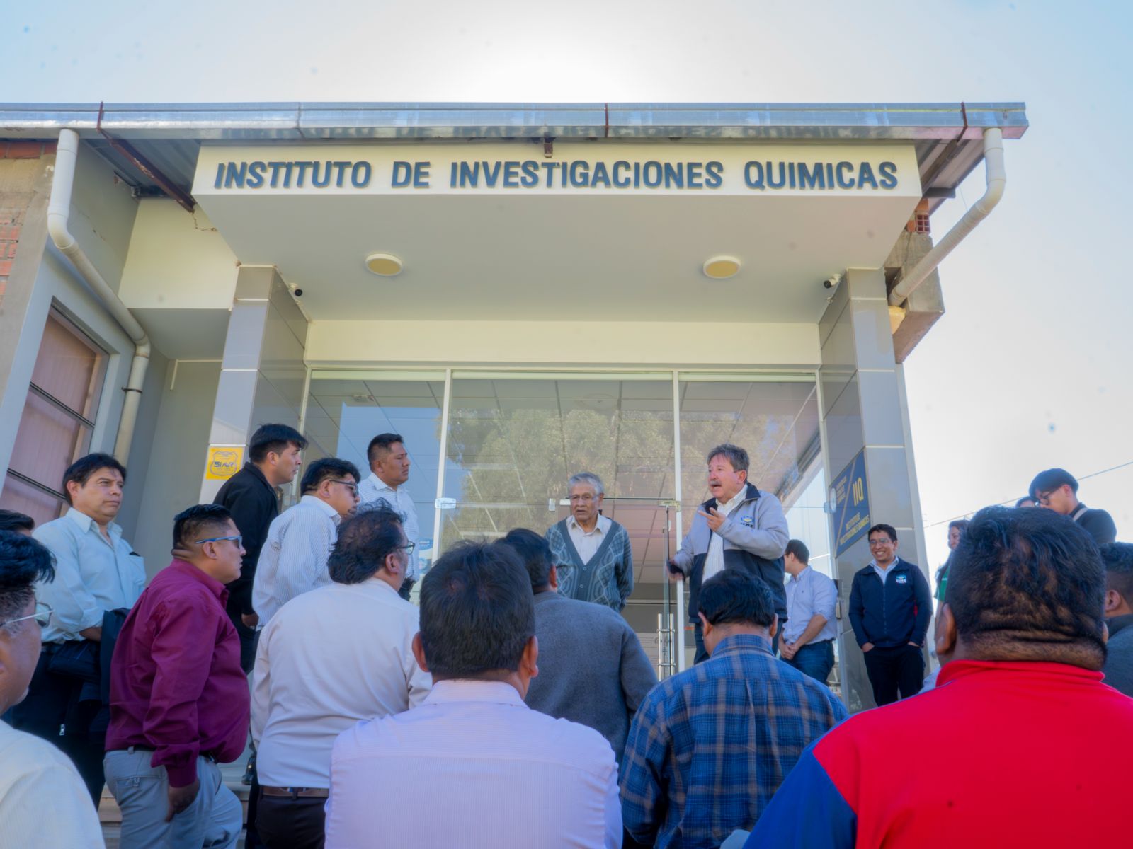 Todos los sectores de choferes del departamento de La Paz acuden a la UMSA en busca de respuestas técnicas